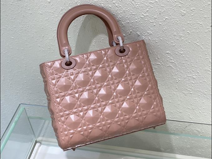 2025228Y700P22132226