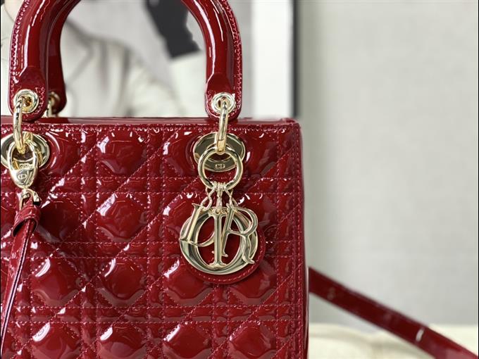 2025228Y700P222254589