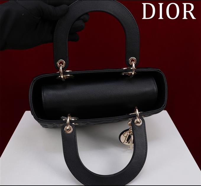 2025228Y750P205723668