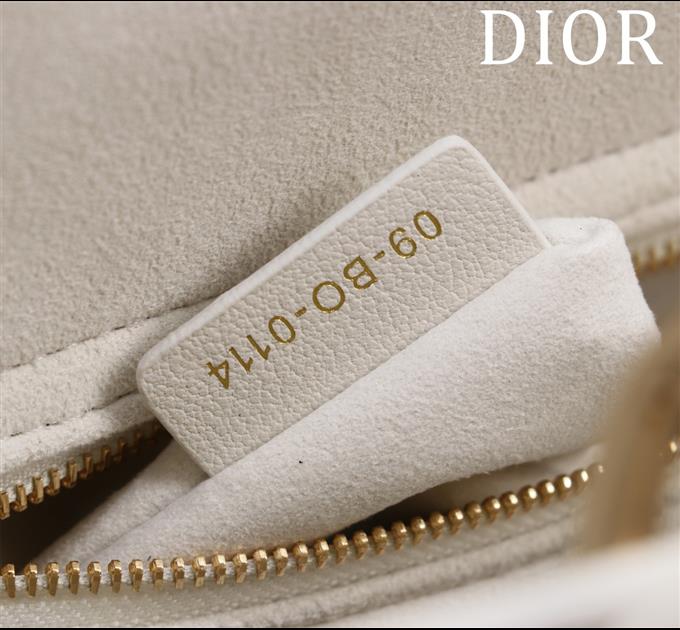 2025228Y750P20572417