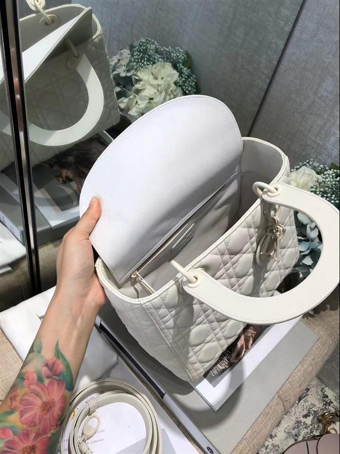 2025228Y750P211352732