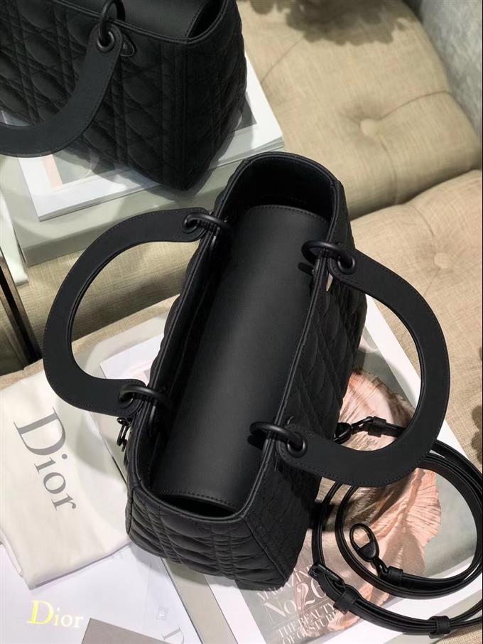 2025228Y750P211352841