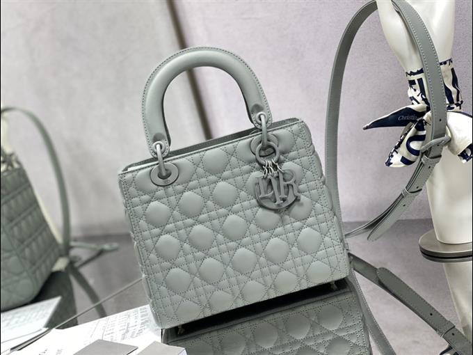 2025228Y750P211353185