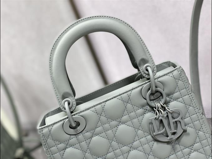 2025228Y750P211353201