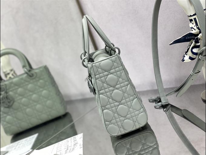 2025228Y750P211353216