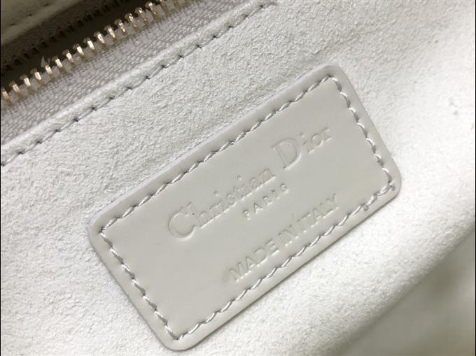 2025228Y750P211353578