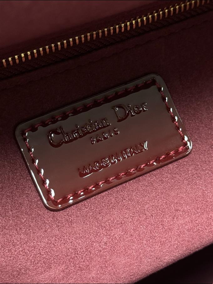 2025228Y750P211358925