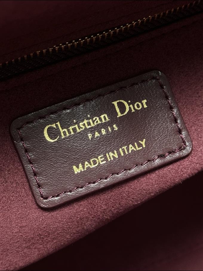 2025228Y750P211359209