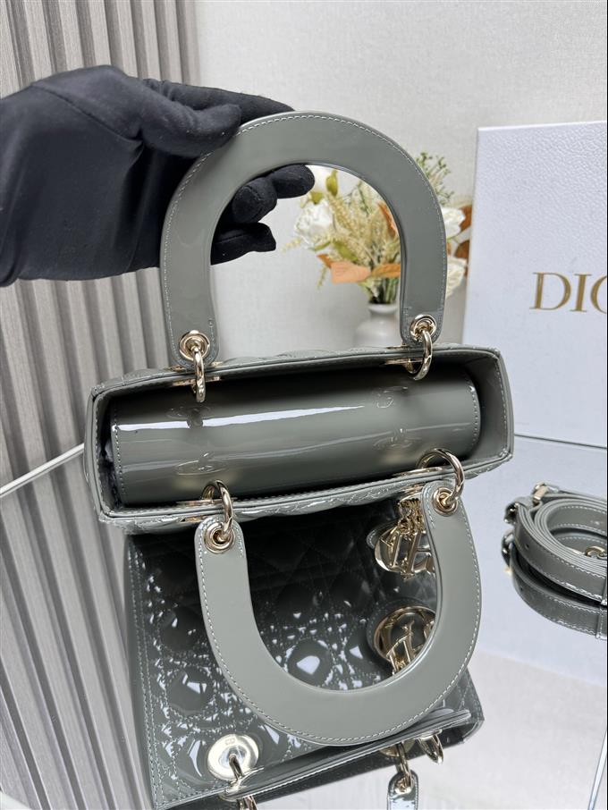 2025228Y750P21135952