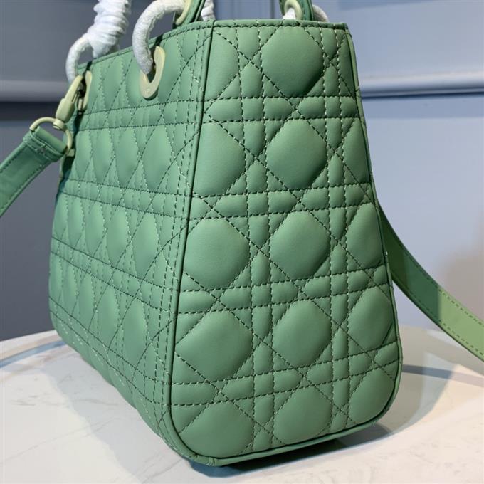 2025228Y750P222255912