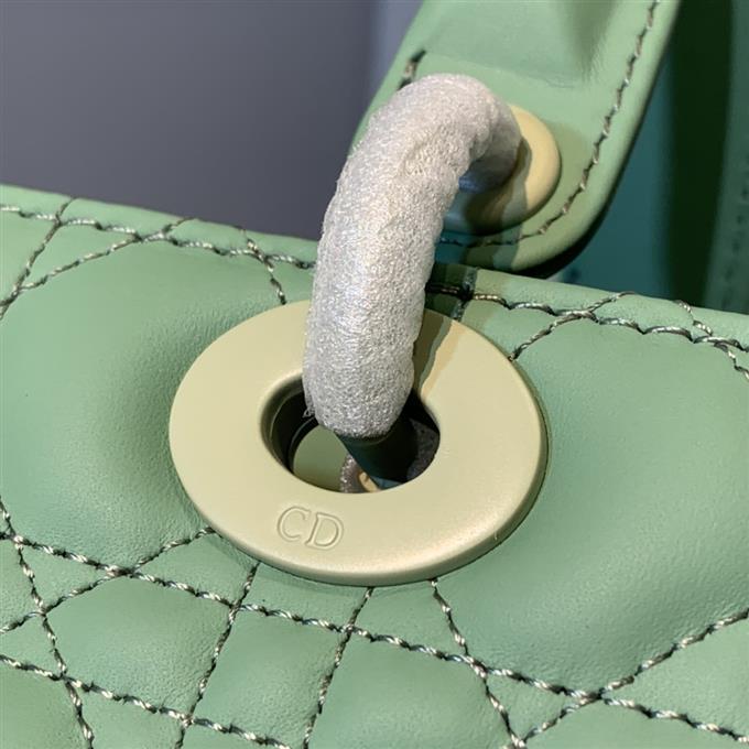 2025228Y750P222255943