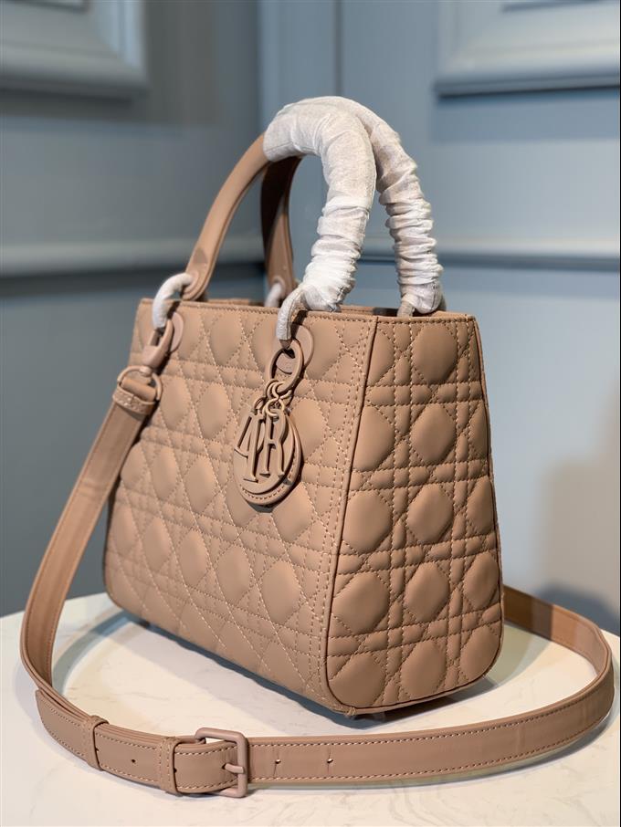 2025228Y750P222256117