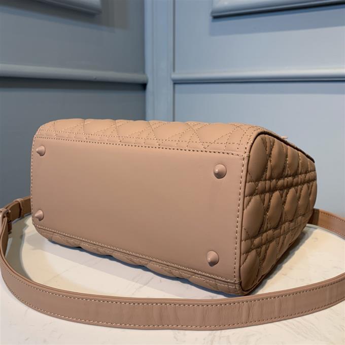 2025228Y750P222256149