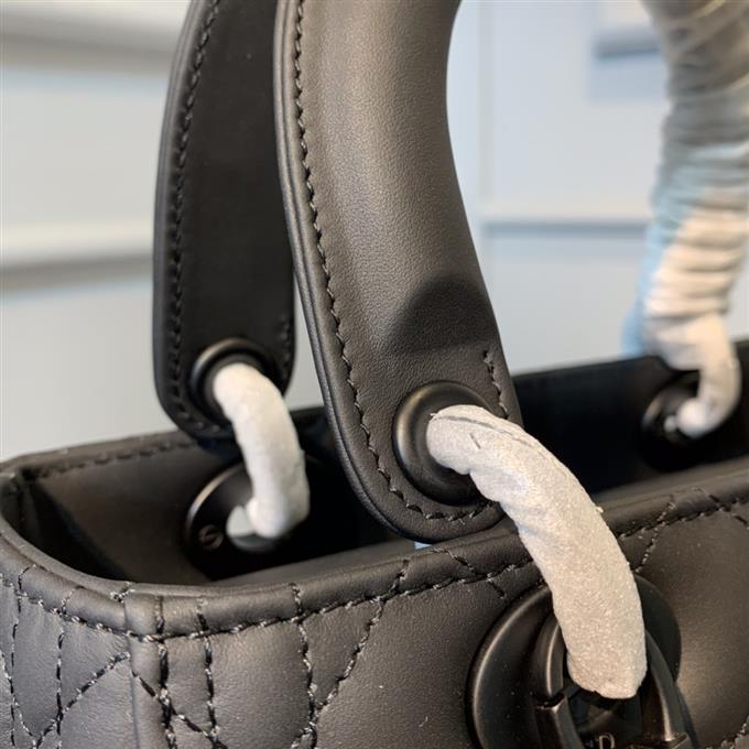 2025228Y750P222256352