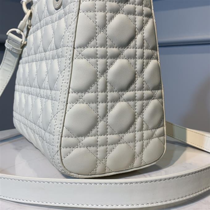 2025228Y750P222256590