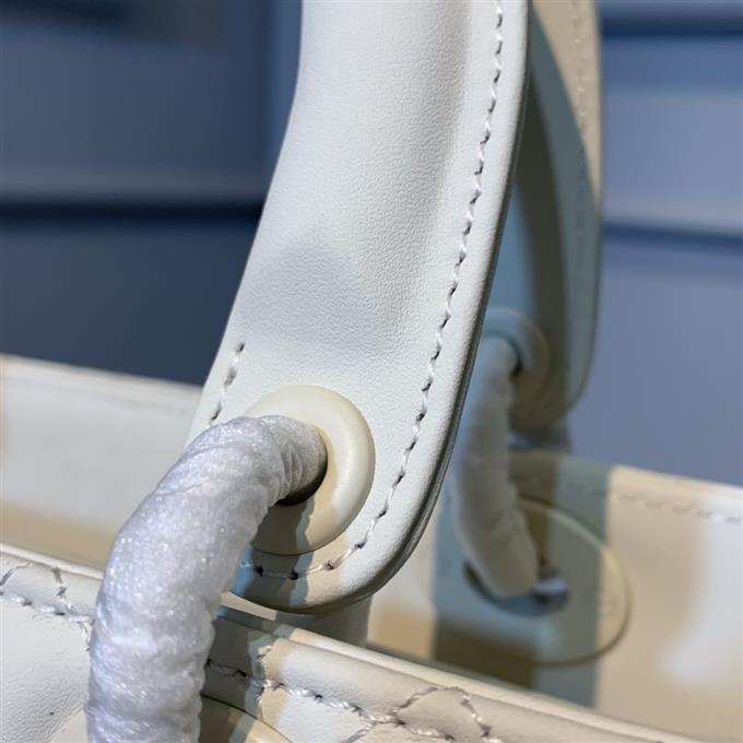 2025228Y750P222256606