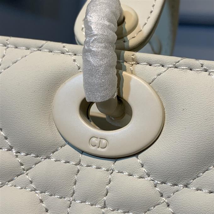 2025228Y750P222256652