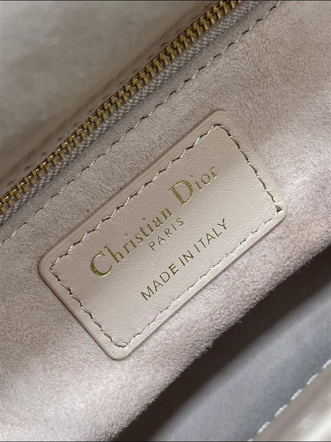 2025228Y780P22932902