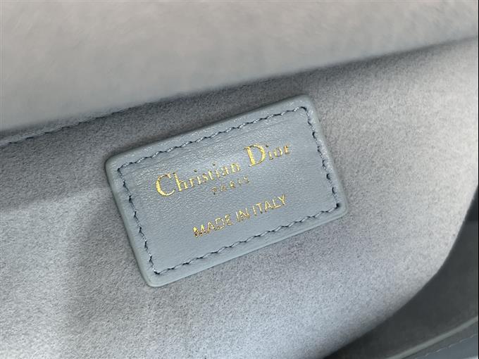 2025228Y800P205724299