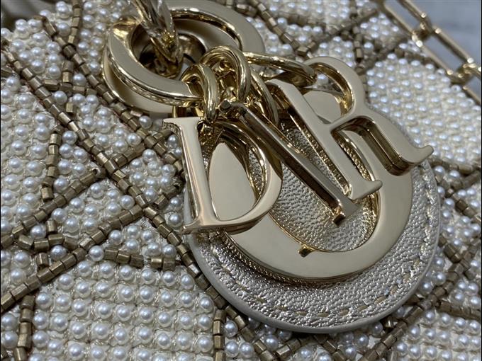 2025228Y1550P222945940