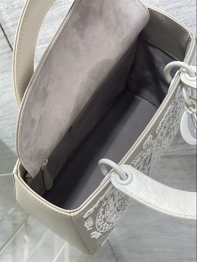 2025228Y1650P222946306