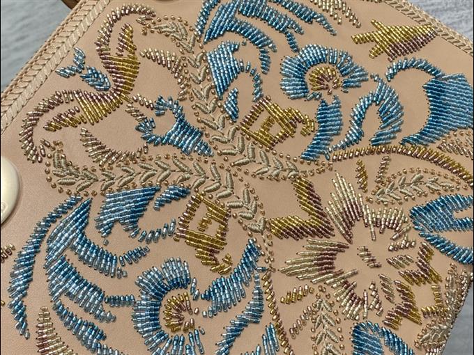 2025228Y2300P222946402