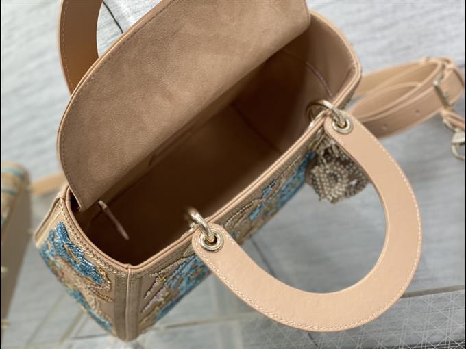 2025228Y2300P222946450