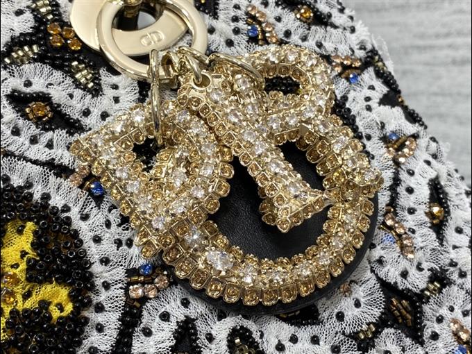 2025228Y2300P222946514