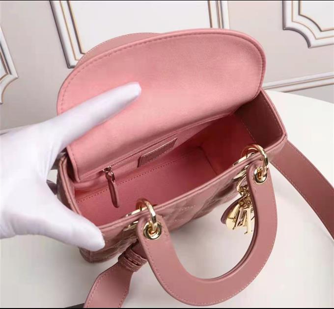 2025228Y700P222550484