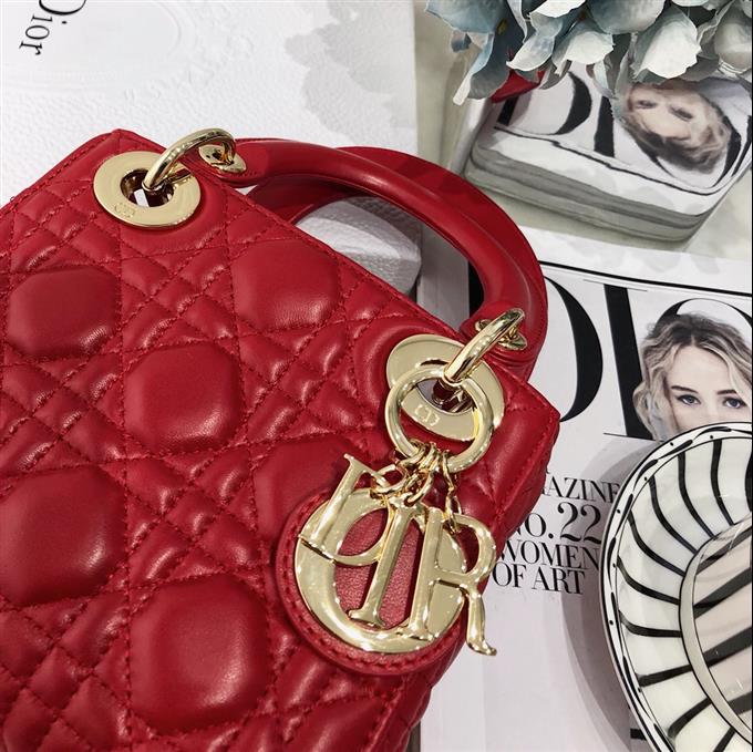 2025228Y600P222946923