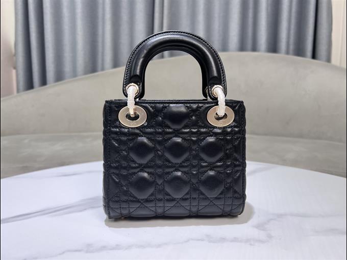 2025228Y600P222947352