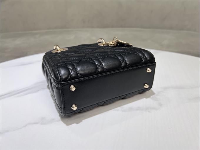 2025228Y600P222947384