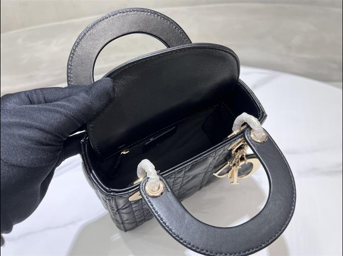 2025228Y600P222947400