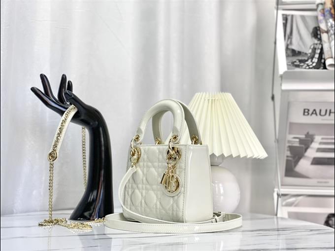 2025228Y600P222947448