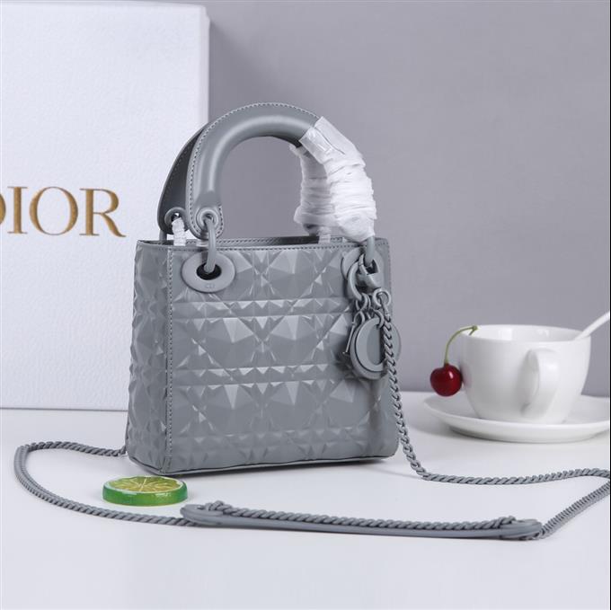 2025228Y600P222947730