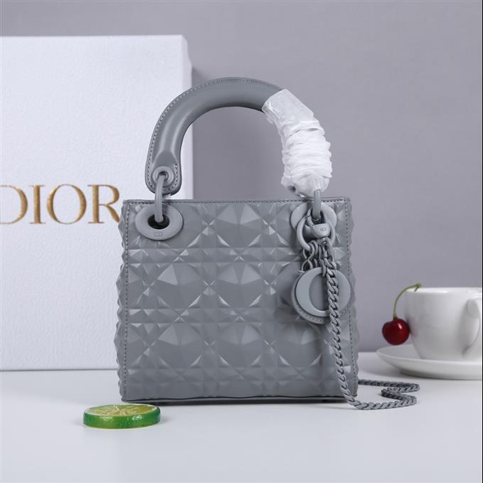 2025228Y600P222947746