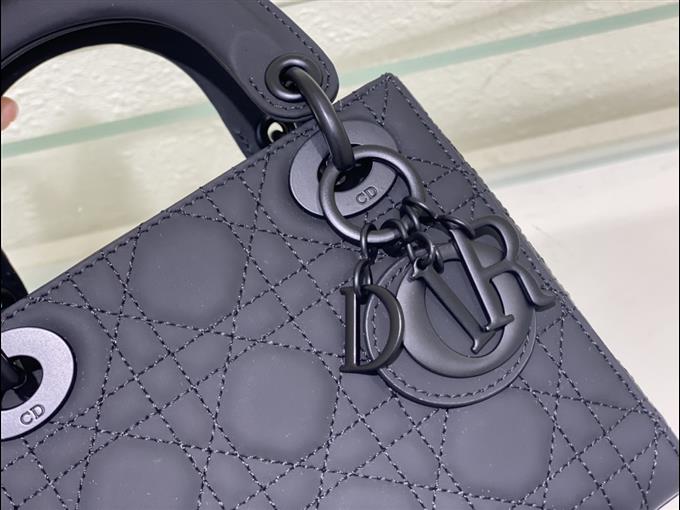 2025228Y650P222948329