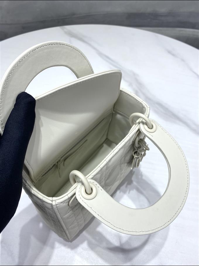 2025228Y650P222948948