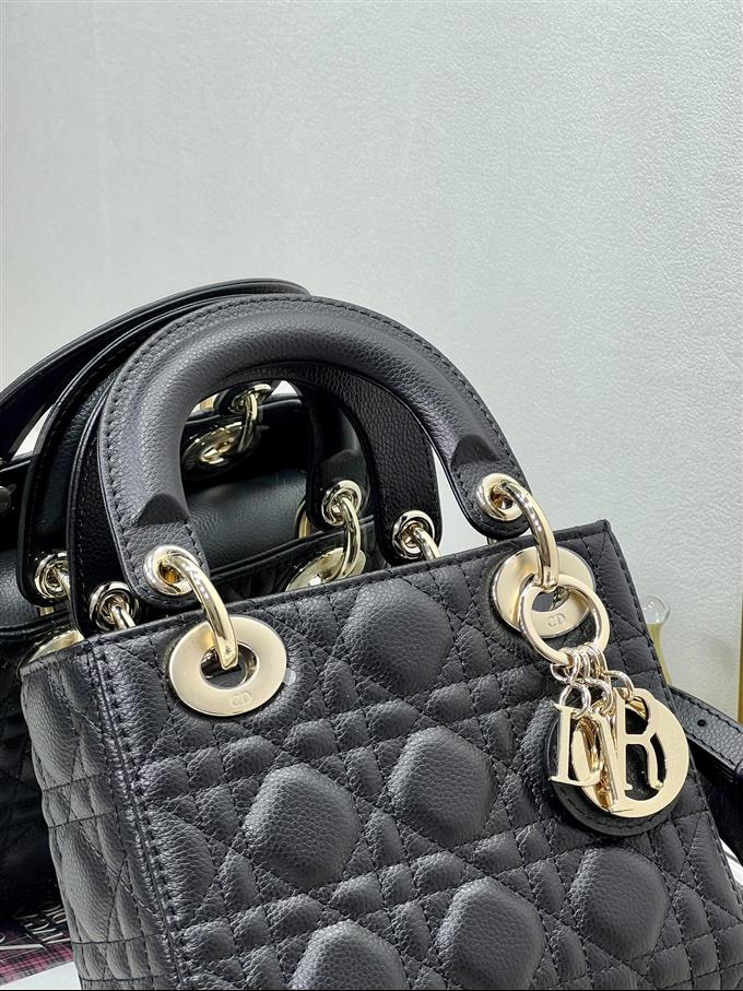 2025228Y650P222949329