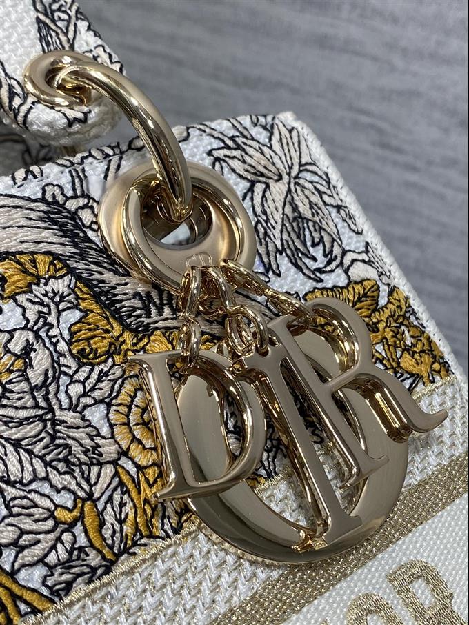 2025228Y650P222949739