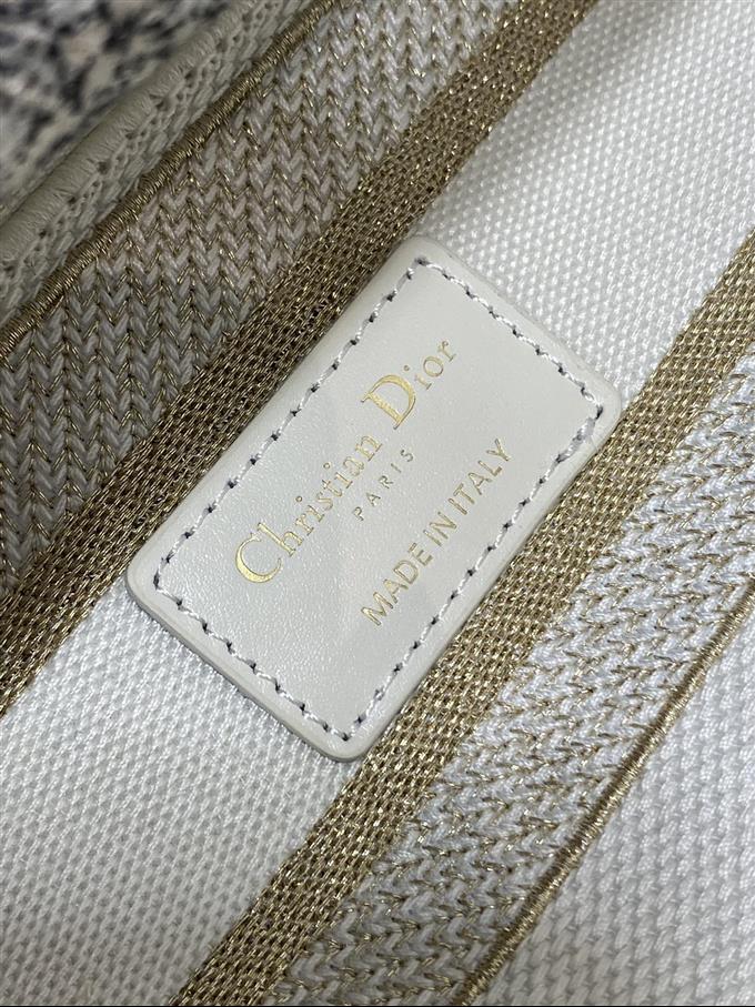 2025228Y650P222949834