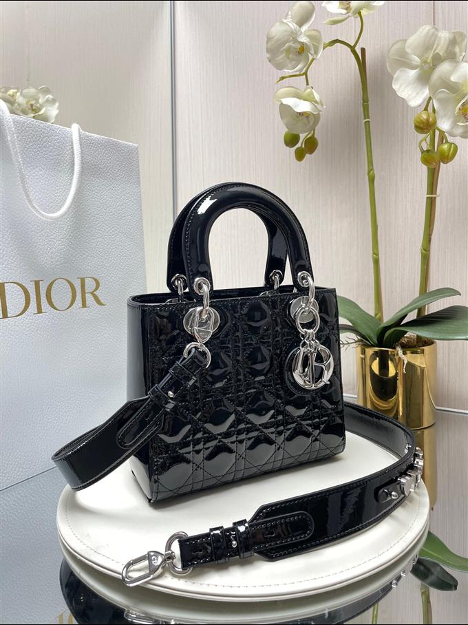 2025228Y650P222950626