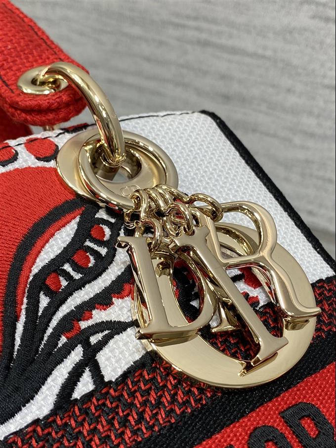 2025228Y650P222950815