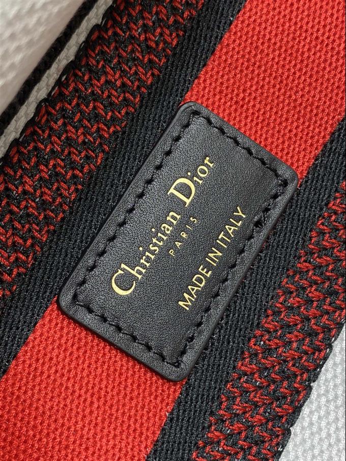 2025228Y650P222950895