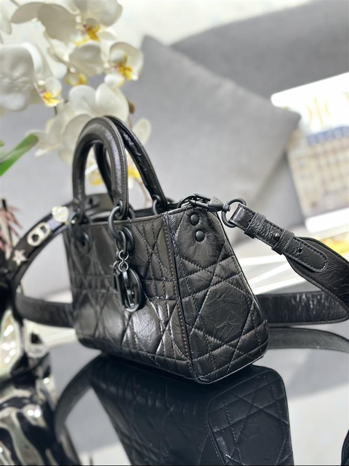 2025228Y700P222422135