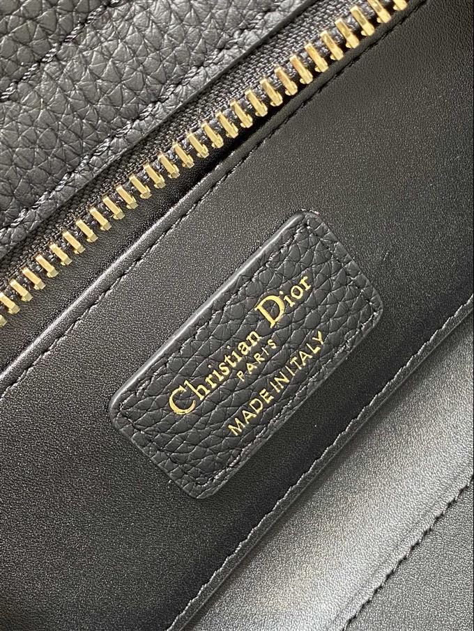 2025228Y700P222422369