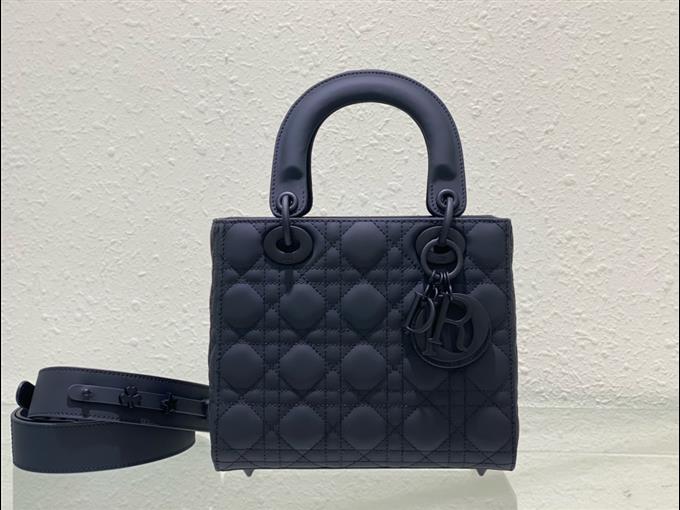 2025228Y700P222951761