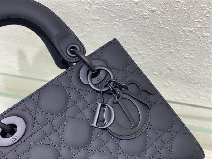 2025228Y700P222951838