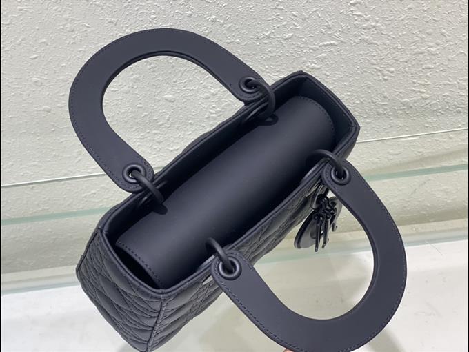 2025228Y700P222951853