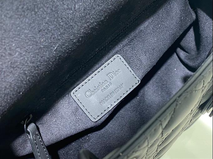 2025228Y700P222951884